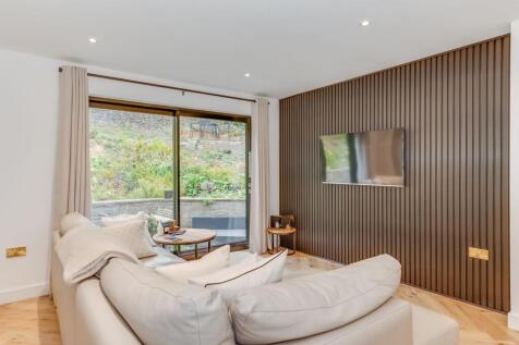 OPEN PLAN KITCHEN/DINER/LIVING ROOM