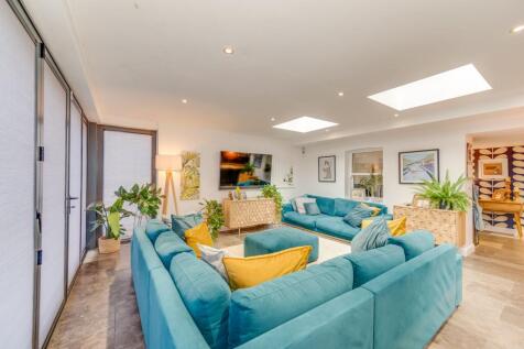 OPEN PLAN KITCHEN/DINER/LIVING ROOM