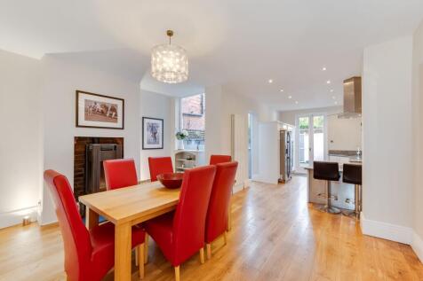 KITCHEN, DINER AND LIVING ROOM