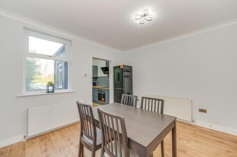 KITCHEN, DINING ROOM AND LOUNGE