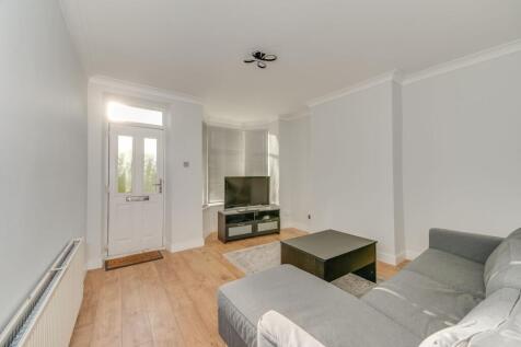 KITCHEN, DINING ROOM AND LOUNGE