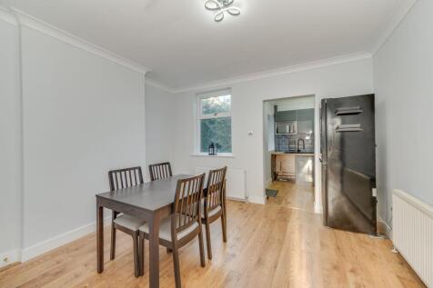 KITCHEN, DINING ROOM AND LOUNGE