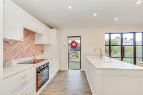 KITCHEN/DINER AND LIVING ROOM