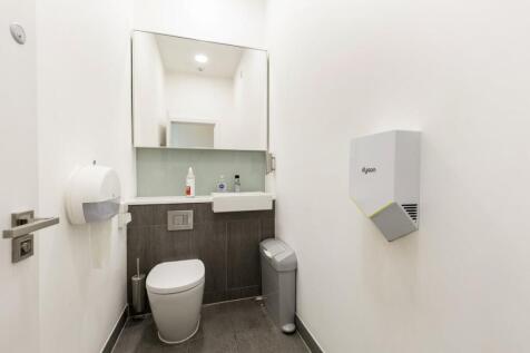 Units 14 River Gardens Walk 12.jpg