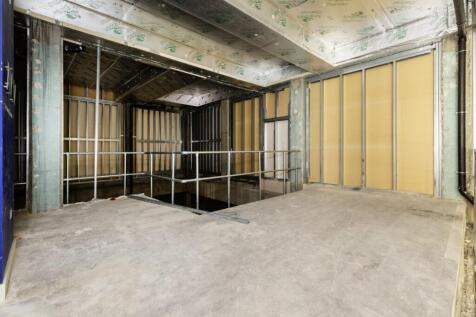 6567 Stamford Hill 4.jpg