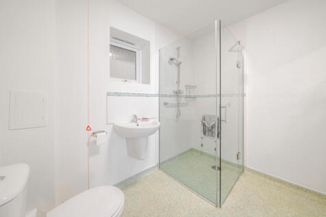 1332483-4-688a0b9...