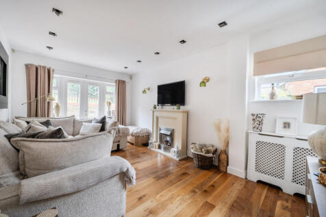 1343986-15-68b58c...