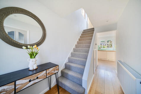 1339584-5-68dbcba...