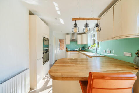 1339584-3-68dbcb5...