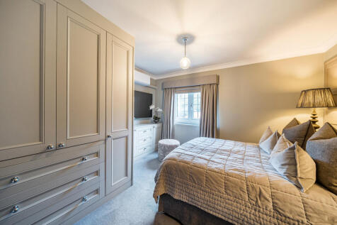 1375848-10-690cba...