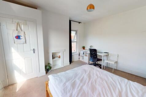 13-Christina-Terrace-Bedroom(2)