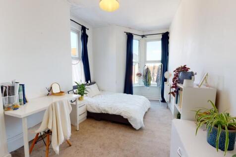 13-Christina-Terrace-Bedroom(9)