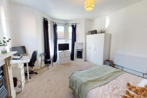 13-Christina-Terrace-Bedroom(10)