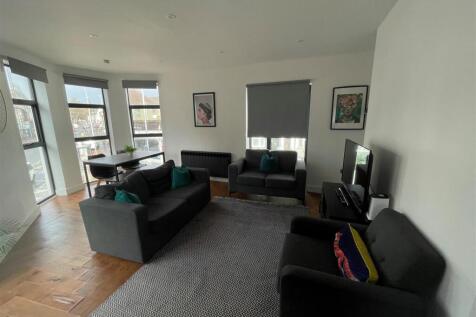 Living room / Kitchen