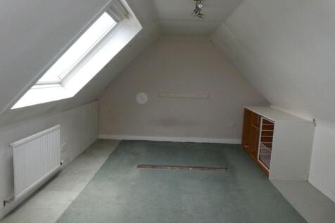 ATTIC BEDROOM 