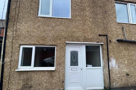 12 Railway Street - External