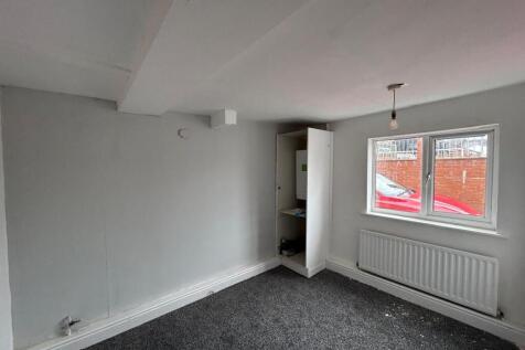 12 Railway Street - Bedroom