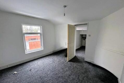 13 Railway Street - Bedroom