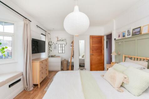 2D6CBH - Bedroom I.jpg