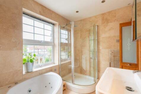 2D6CBH - Bathroom B.jpg