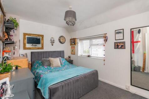 0B2TRCS - Bedroom C.jpg