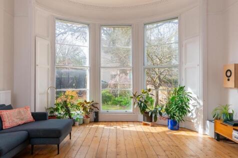 0W2PCN - Living Room C.jpg
