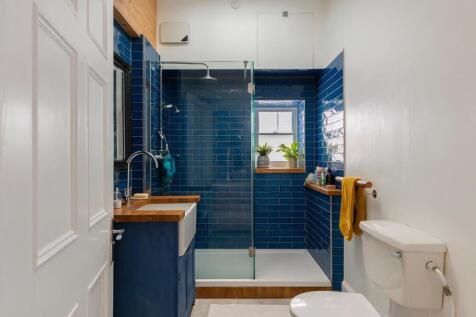0W2PCN - Bathroom D.jpg
