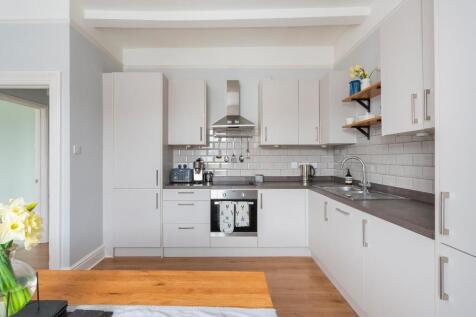 F1F0F1CRSA - KitchenDiner A.jpg