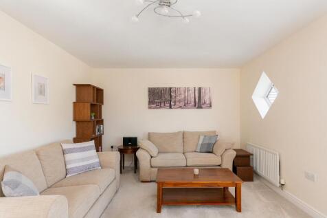 0G7CLCV - Living Room B.jpg
