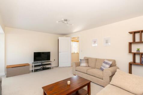 0G7CLCV - Living Room A.jpg