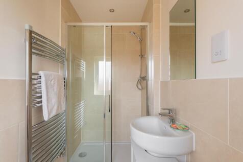 0G7CLCV - Ensuite B.jpg