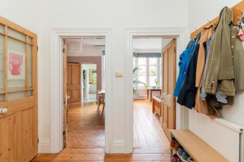 G8F9FERSD - Hallway A.jpg