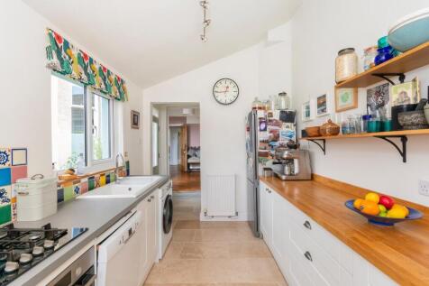 G8F9FERSD - Kitchen A.jpg