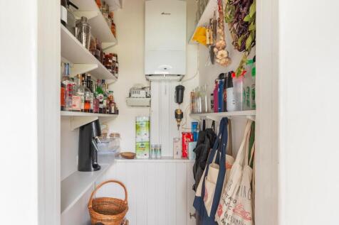 G8F9FERSD - Pantry A.jpg