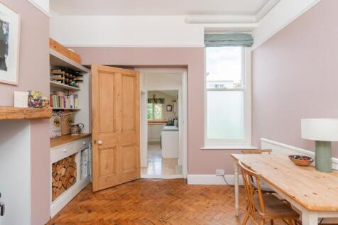 G8F9FERSD - Dining Room D.jpg