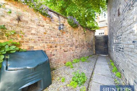 CAM01450G0-PR0100-STILL077.jpg