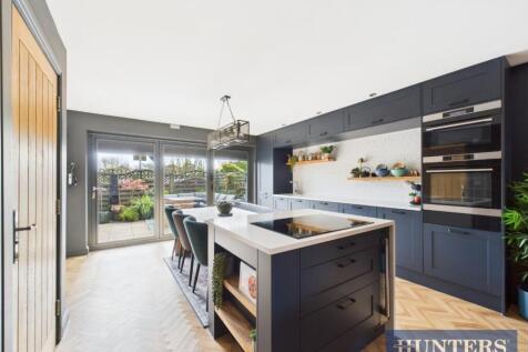 Kitchen/ Family Room