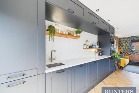 Kitchen/ Family Room