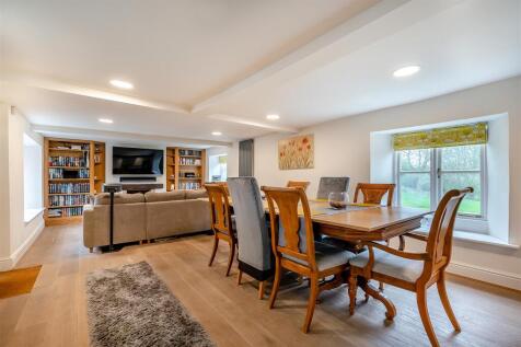 8590588-interior07.jpg