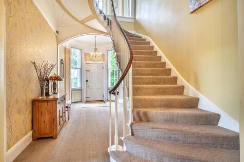 8608621-interior01.jpg
