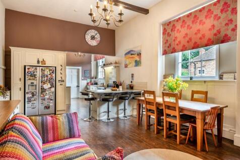 8608621-interior17.jpg