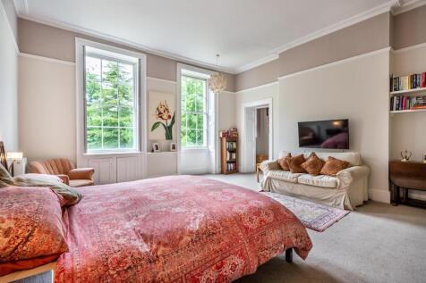 8608621-interior34.jpg