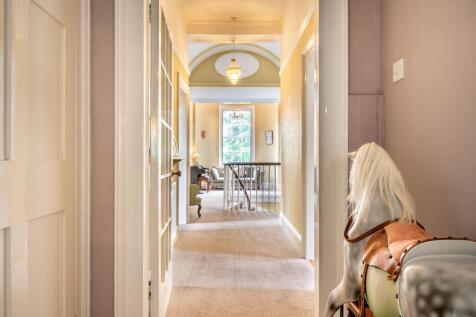 8608621-interior36.jpg