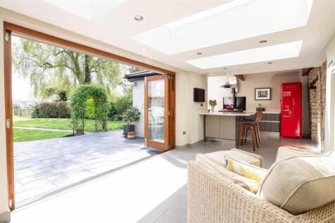 Kitchen/ Family Room