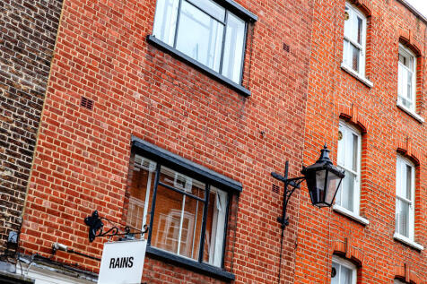 Earlham Street Se...