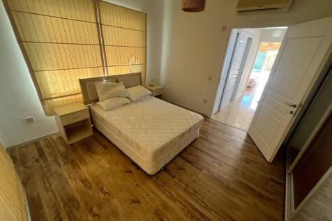 front downstairs bed