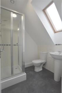 3 Sunningdale Road En-Suite Shower Room.JPG