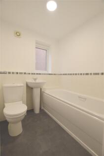 3 Sunningdale Road Bathroom.JPG