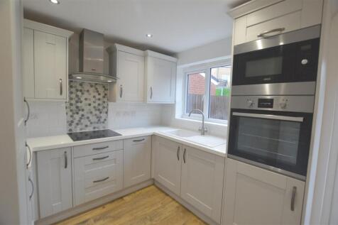 3 Sunningdale Road Kitchen.JPG