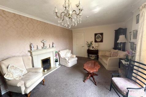 215 BPV living room 2.jpg